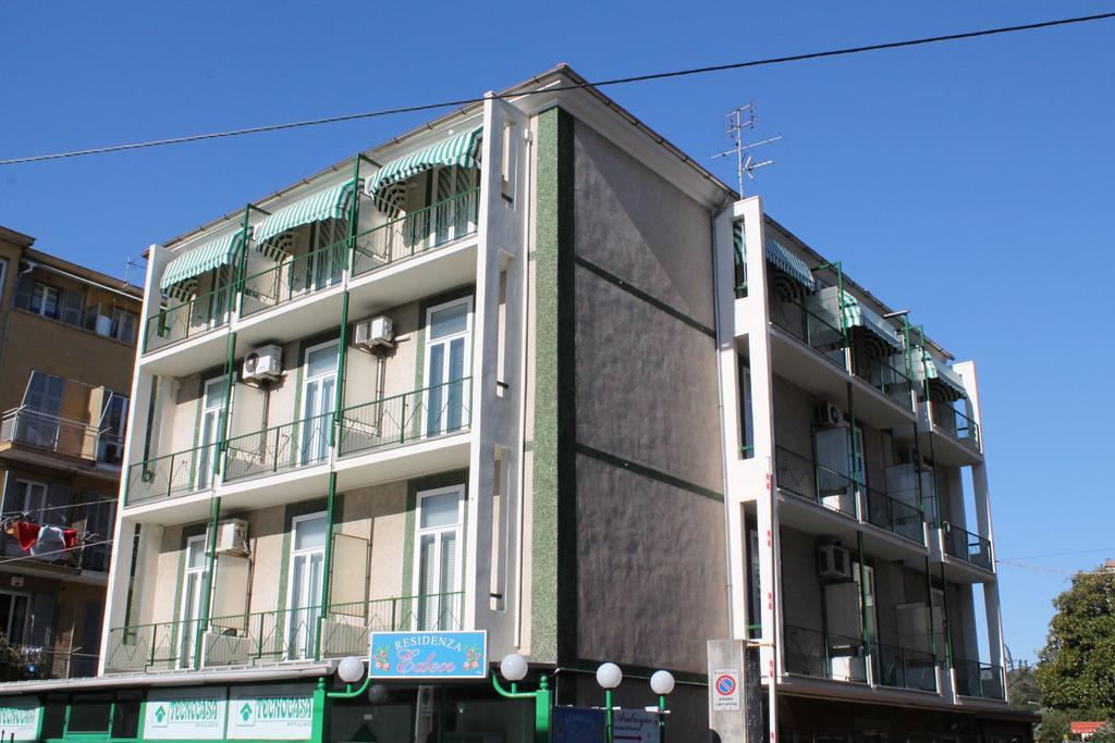 House Betty By Holiday World Албисола Супериоре Екстериор снимка